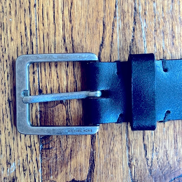 Michael Kors Men’s black leather belt. - Picture 2 of 5